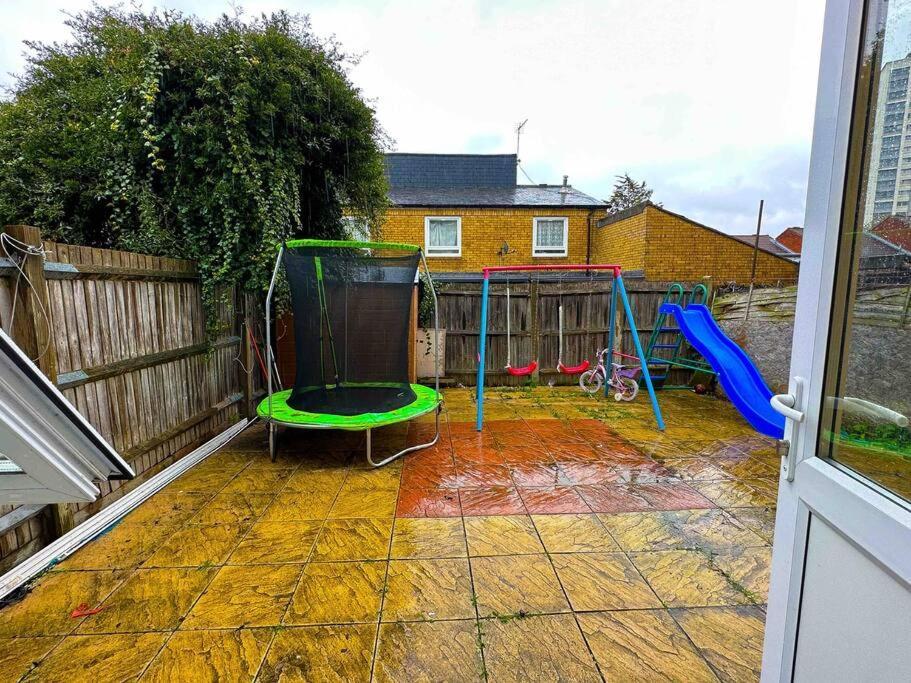 New! 4 Bedroom London House With Garden And Lawn Exterior photo